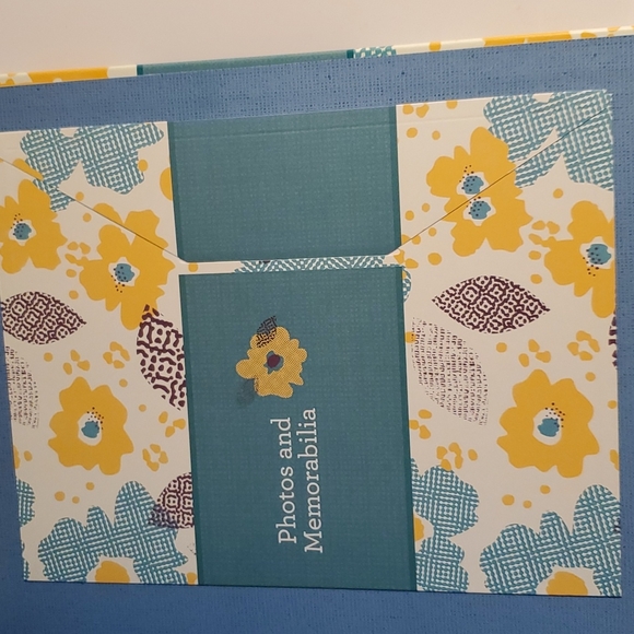 Friends' Journal: Shared Reflections and Keepsakes - Picture 5 of 10